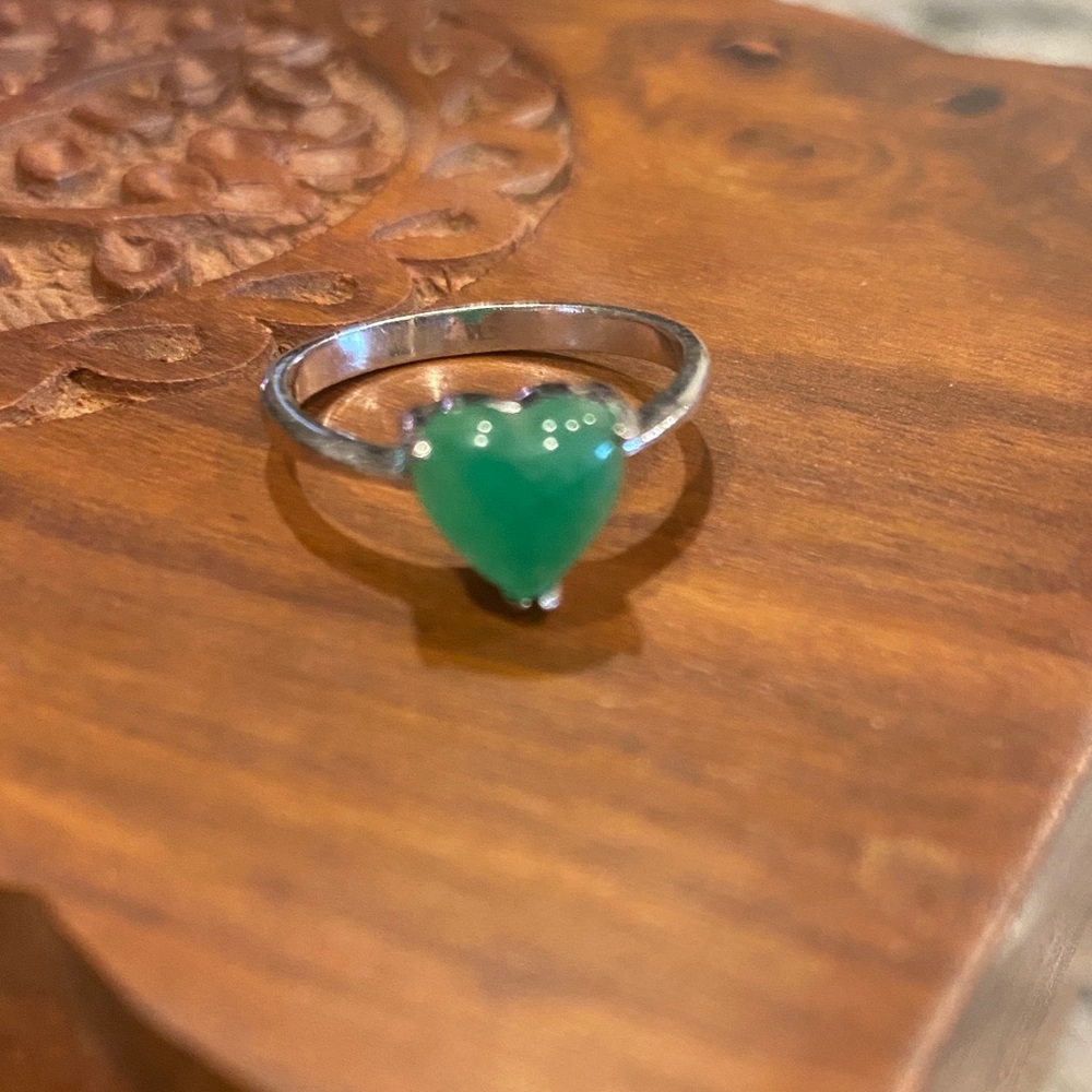 Elegant Sterling Silver Ring with Jade Heart Stone- Size 9.5